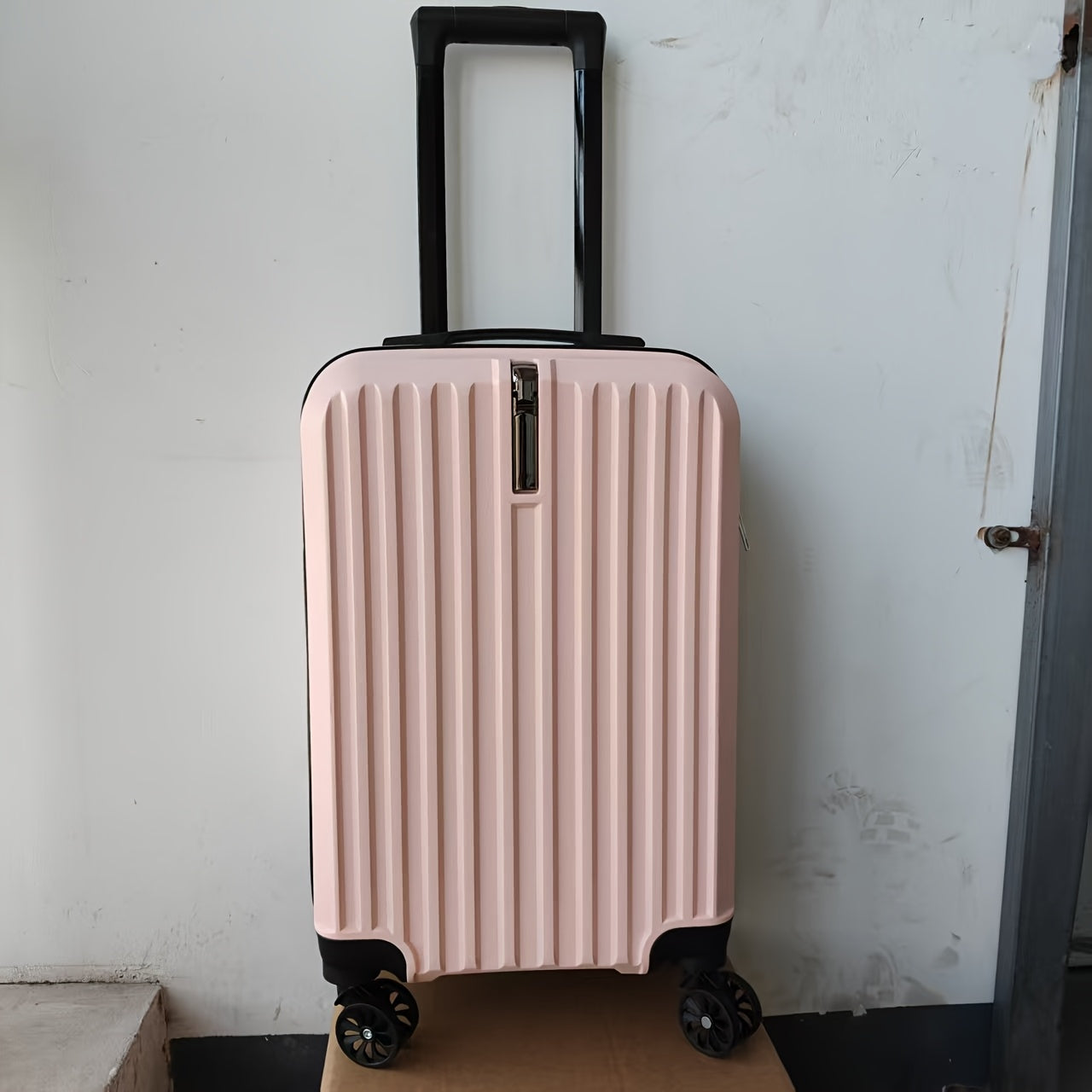 1pc Striped Trolley Case with Hook and Combination Lock, Featuring a Refreshing Modern Appearance with a Simple, Elegant, and High-value Design. Suitable for Daily Storage and Formal Business Trips. Lightweight, Pressure-resistant